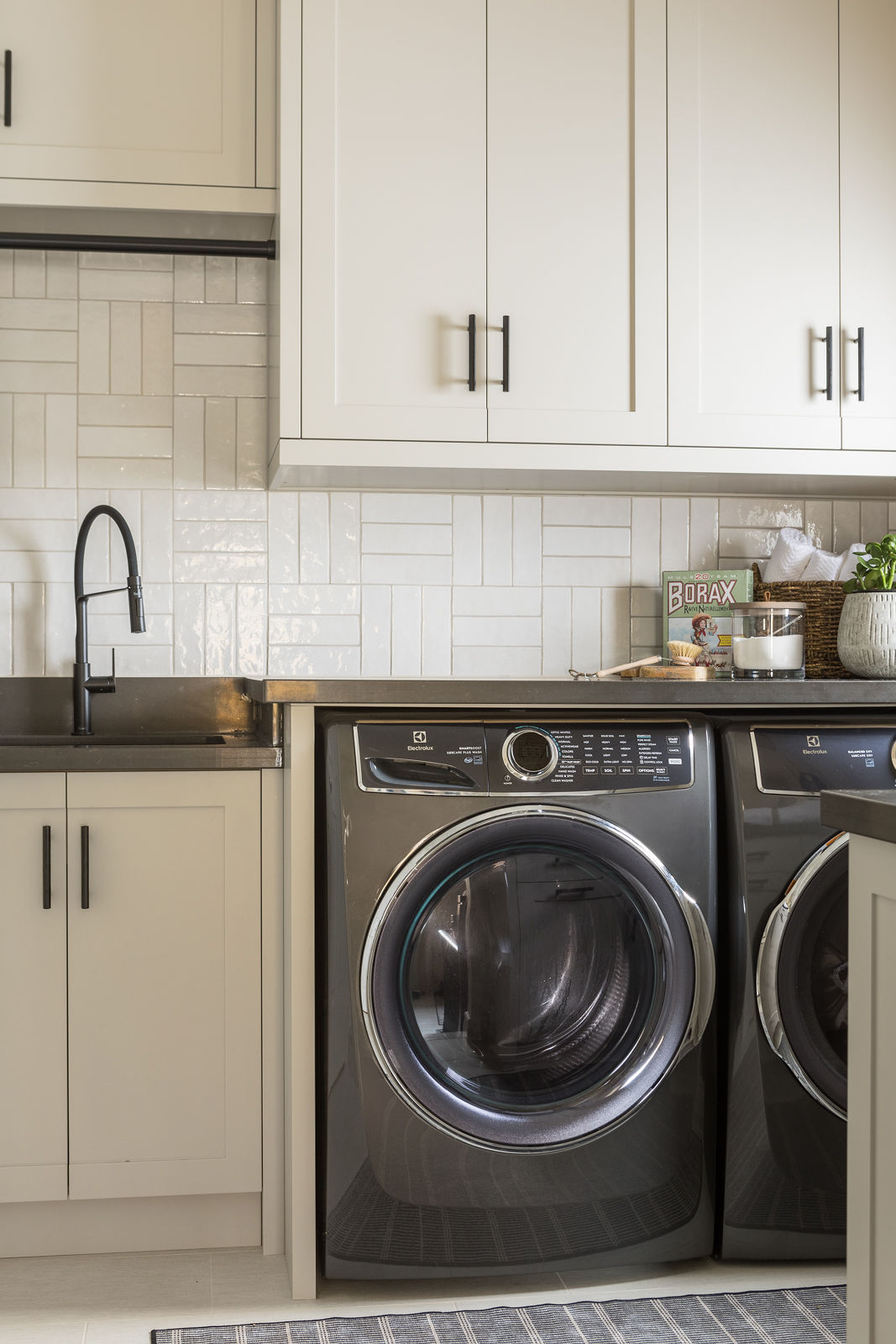Fresh Landing 2 | Interior Design Project - Laundry Room | Endless Ideas Interiors Inc.